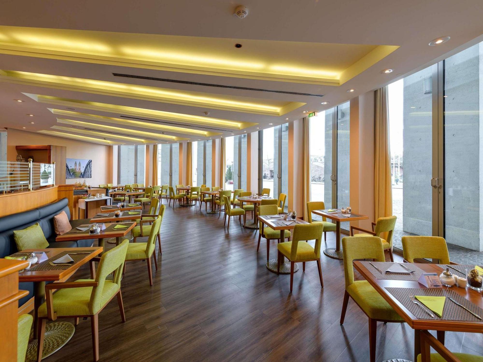 Novotel Freiburg Am Konzerthaus Luaran gambar